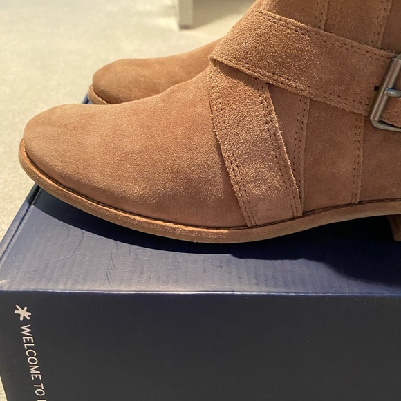 Splendid Suede Caramel Color Ankle Boots - Picture 4 of 9